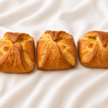Butter Danish Creme Cheese Pockets (3 pc)